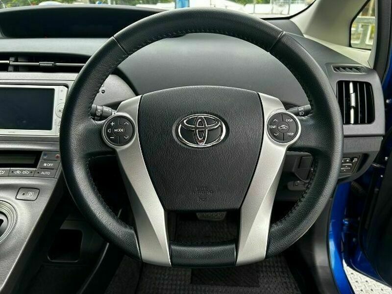 PRIUS-13