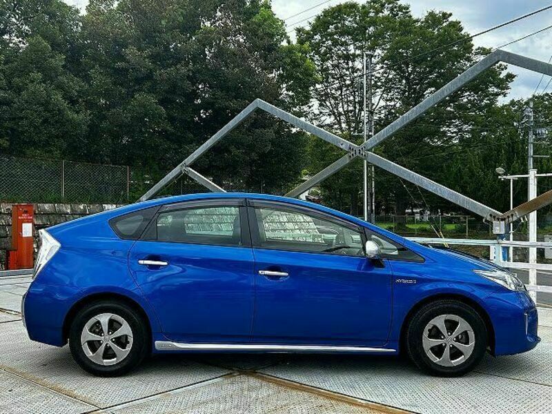 PRIUS-17