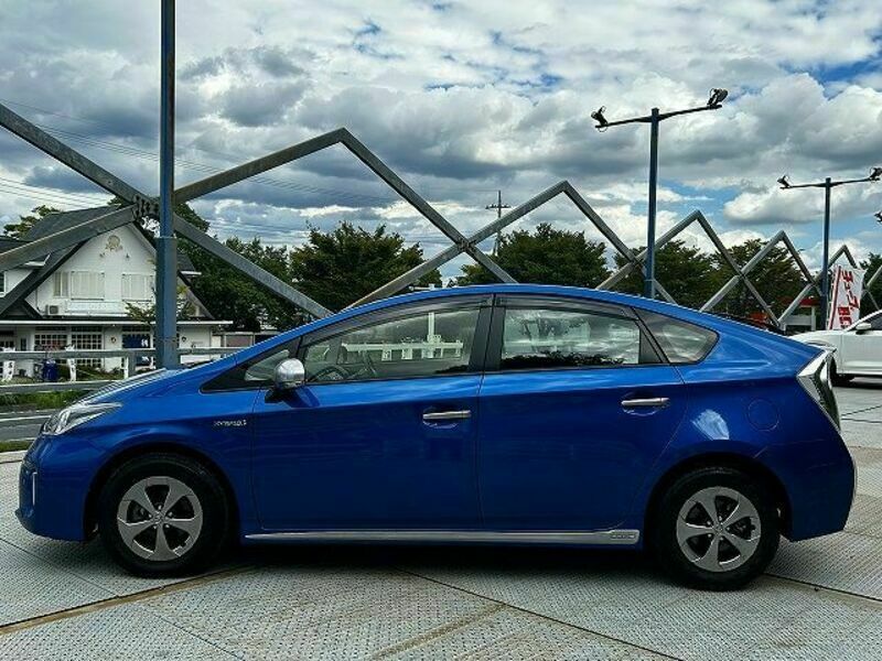 PRIUS-23