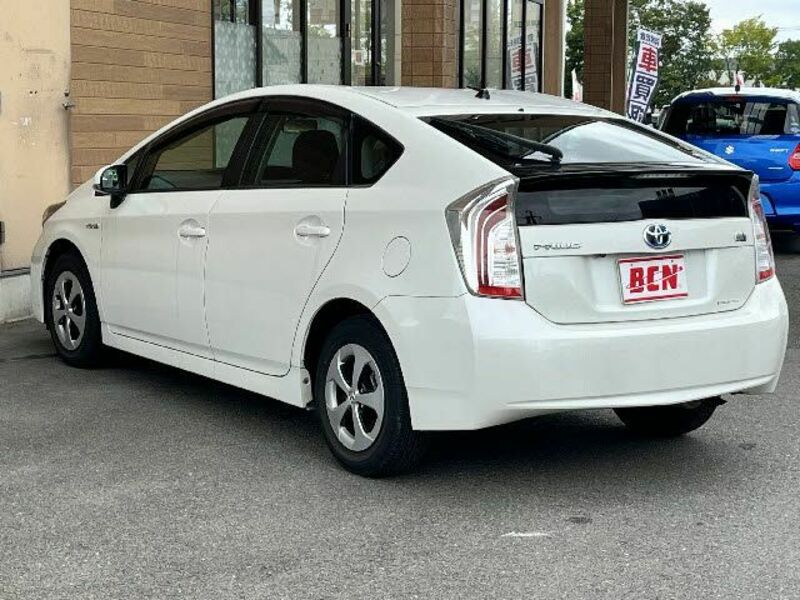 PRIUS-8