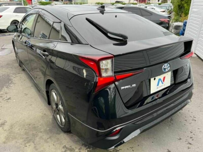 PRIUS-16