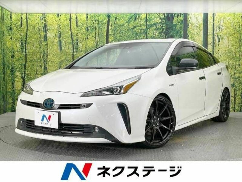 TOYOTA　PRIUS