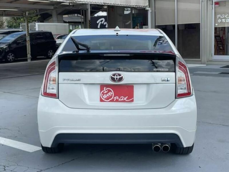 PRIUS-8