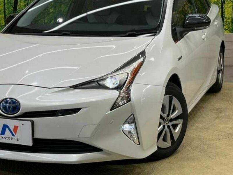 PRIUS-11