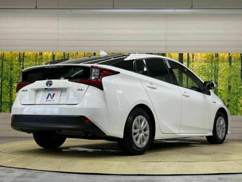 PRIUS-17