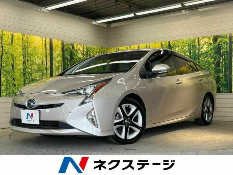 TOYOTA　PRIUS