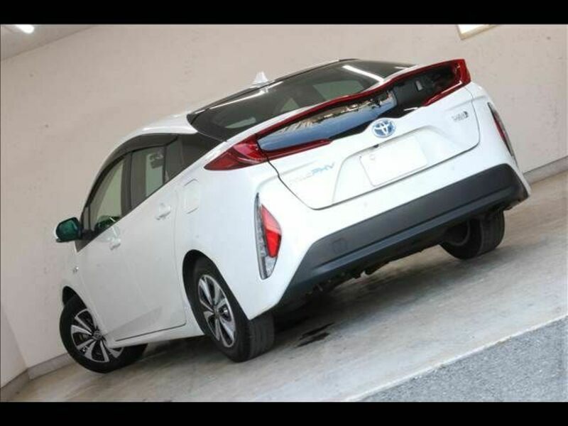 PRIUS PHV-10