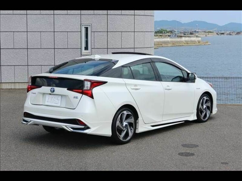 PRIUS-4