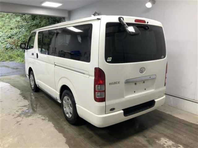 HIACE VAN-1