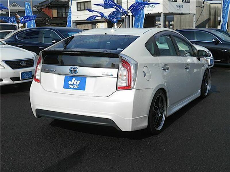 PRIUS PHV-8