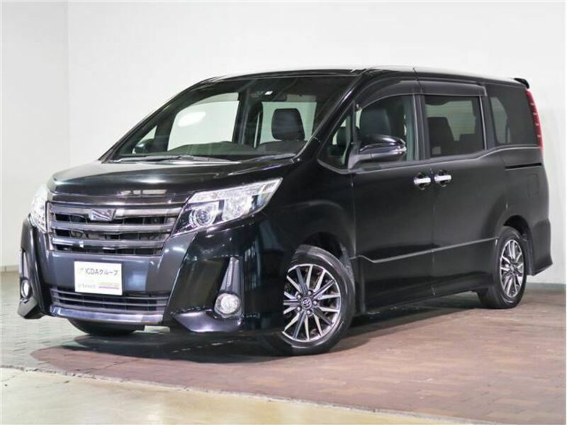 TOYOTA　NOAH