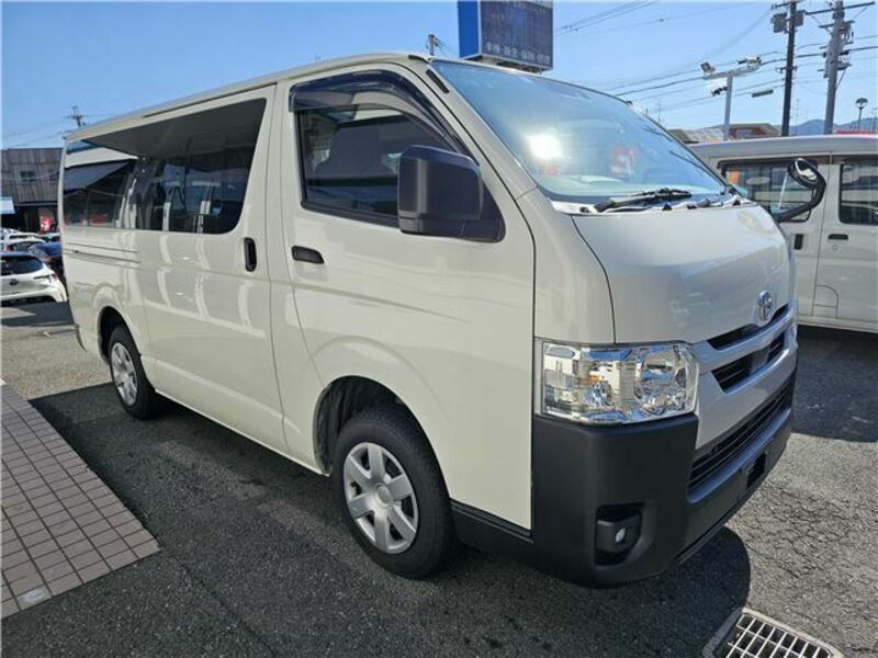 TOYOTA　HIACE VAN