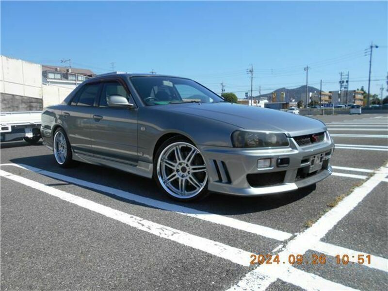 NISSAN　SKYLINE