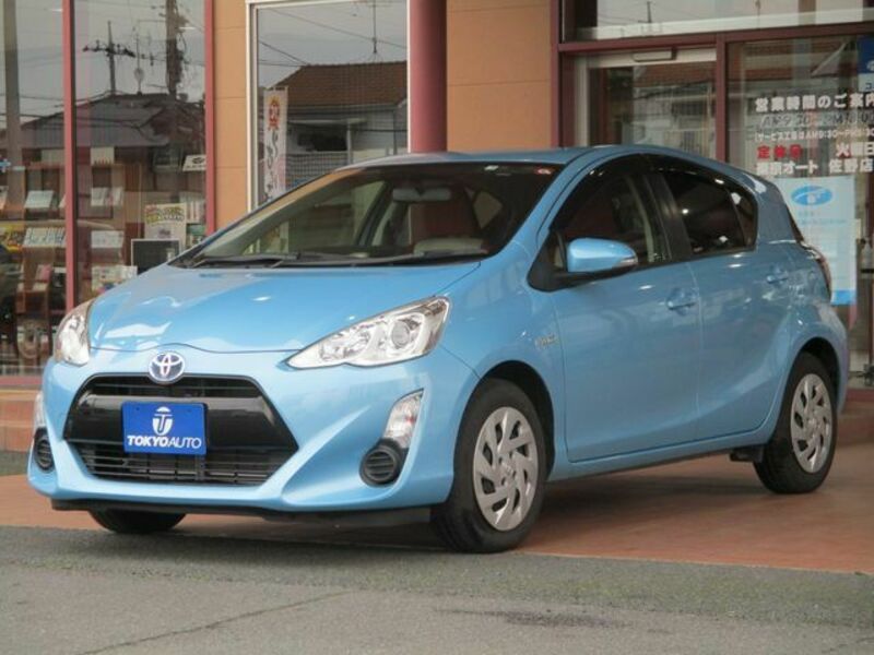 TOYOTA　AQUA