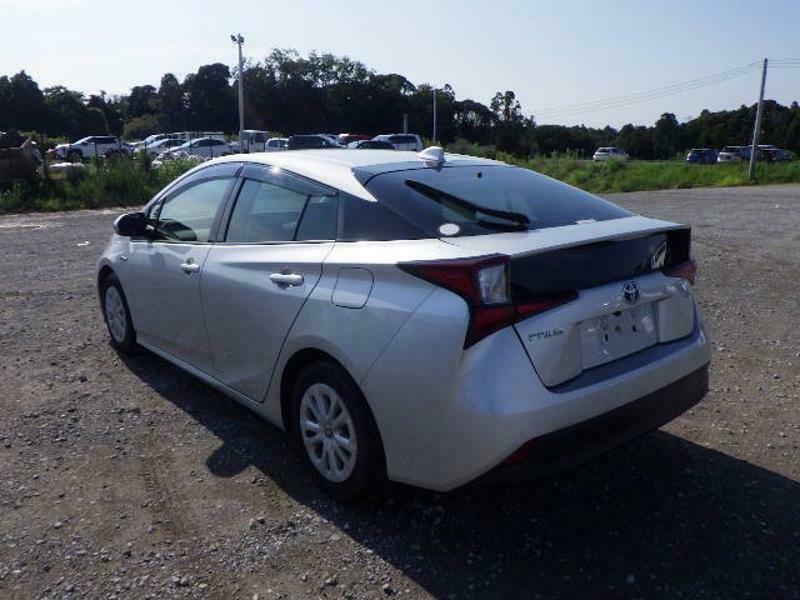 PRIUS-35