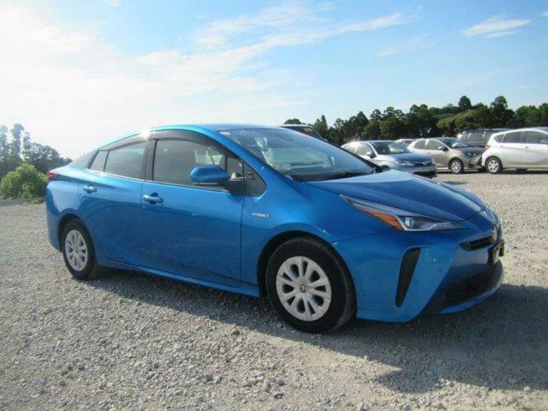 TOYOTA　PRIUS