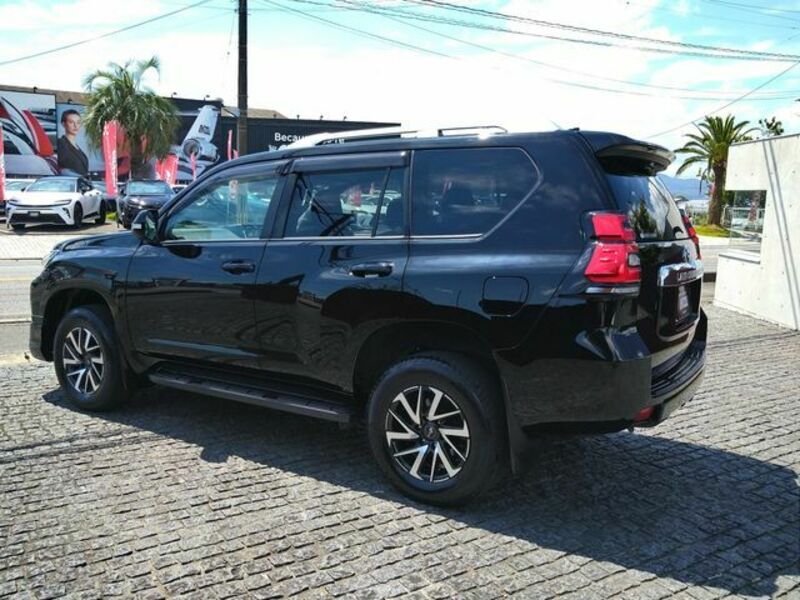 LAND CRUISER PRADO-3