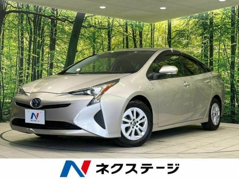 TOYOTA　PRIUS