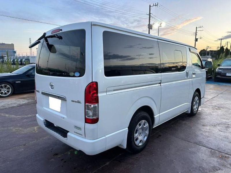 HIACE VAN-9