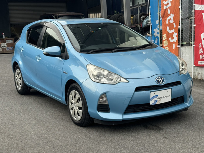 TOYOTA　AQUA