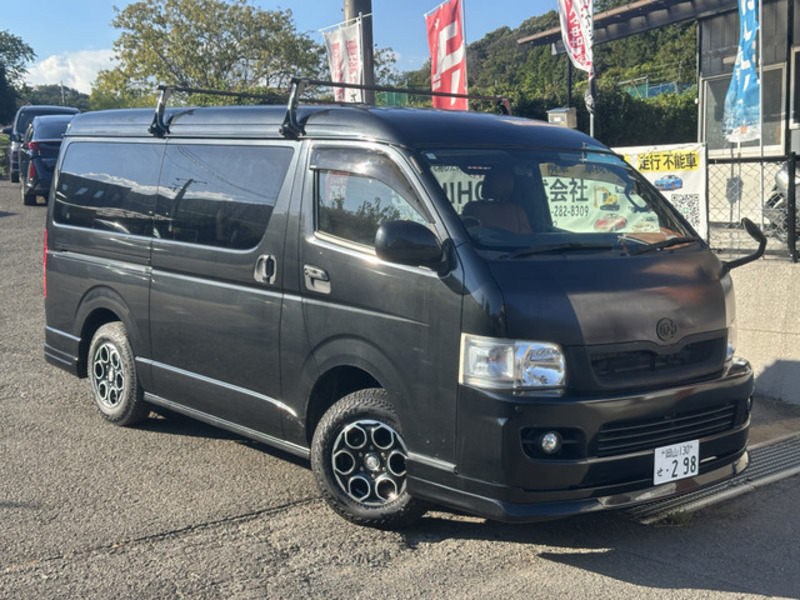 TOYOTA　HIACE VAN