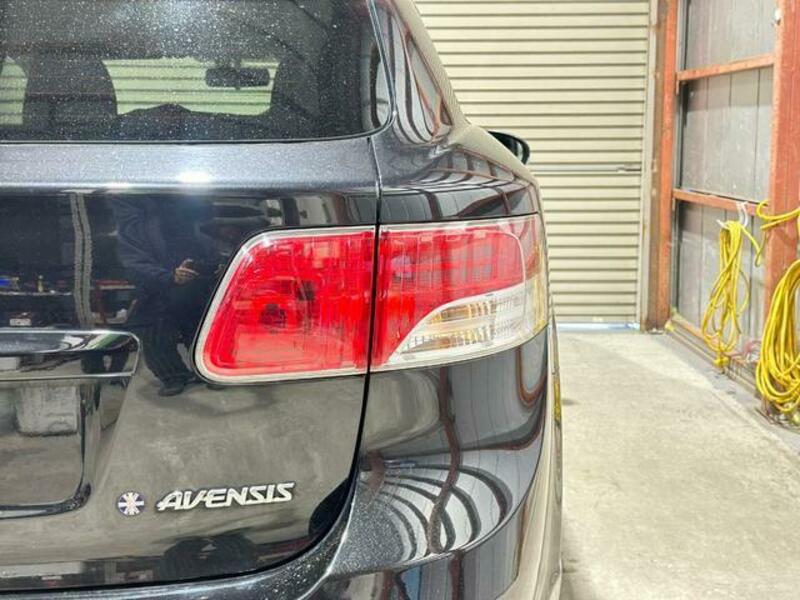 AVENSIS WAGON-16