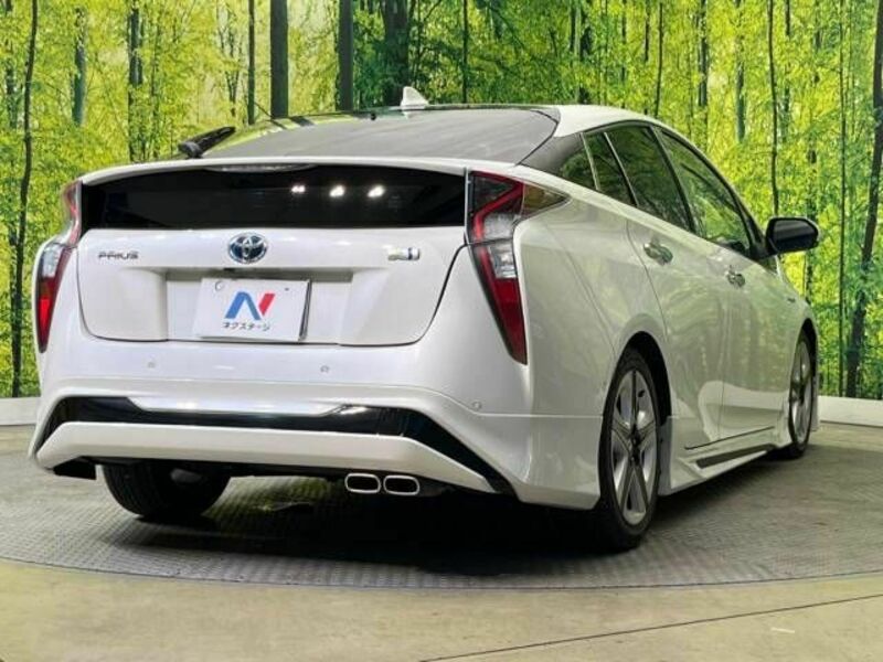 PRIUS-17