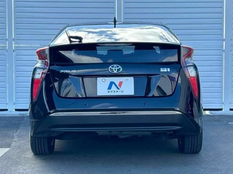 PRIUS-17