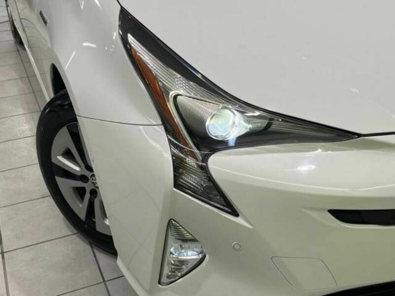 PRIUS-12