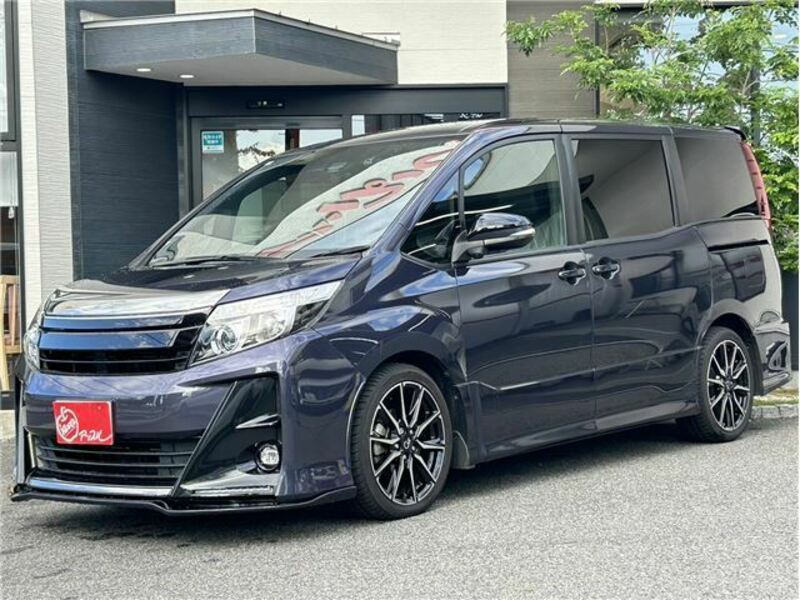 TOYOTA　NOAH