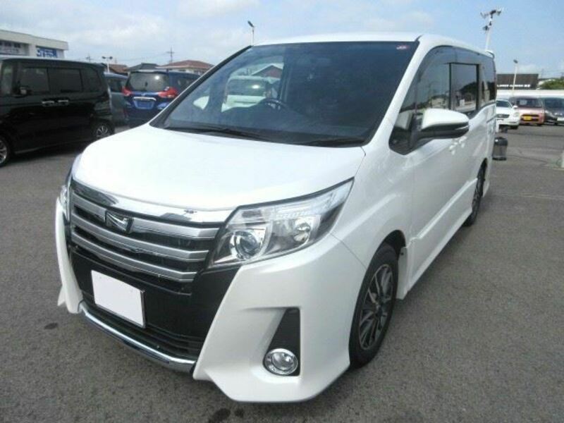 TOYOTA　NOAH