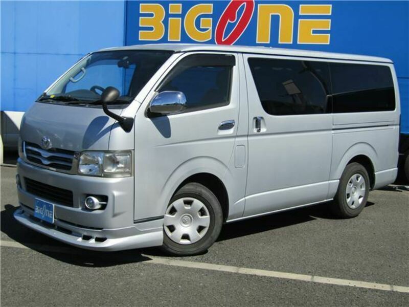 TOYOTA　HIACE VAN