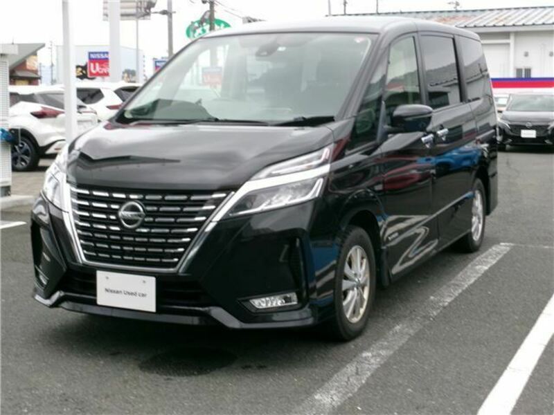 NISSAN　SERENA