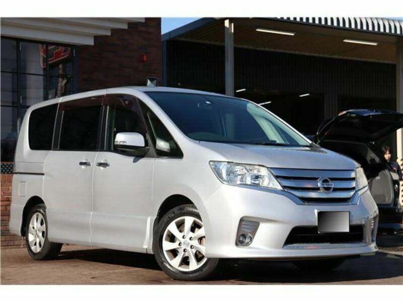 NISSAN　SERENA