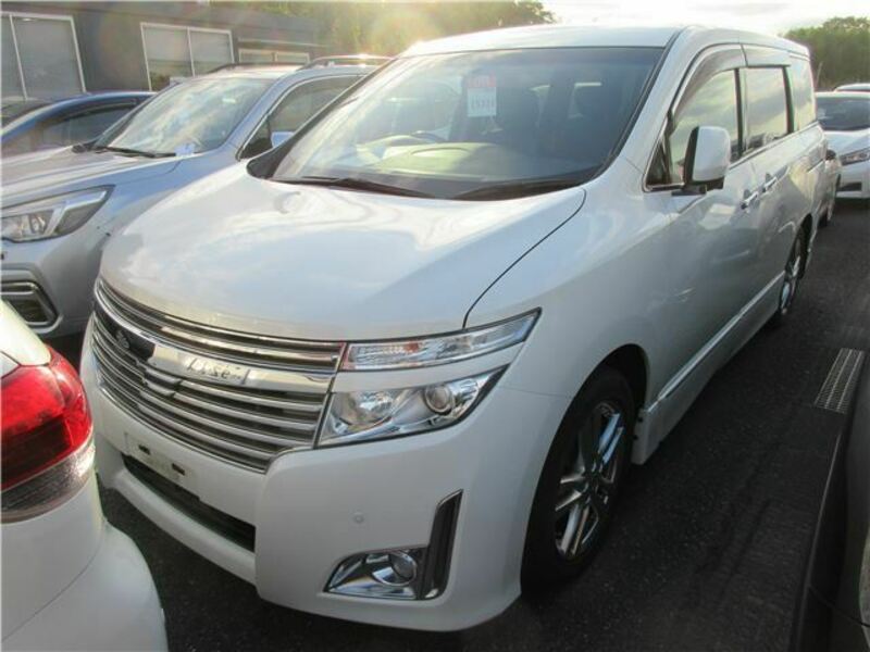 NISSAN　ELGRAND