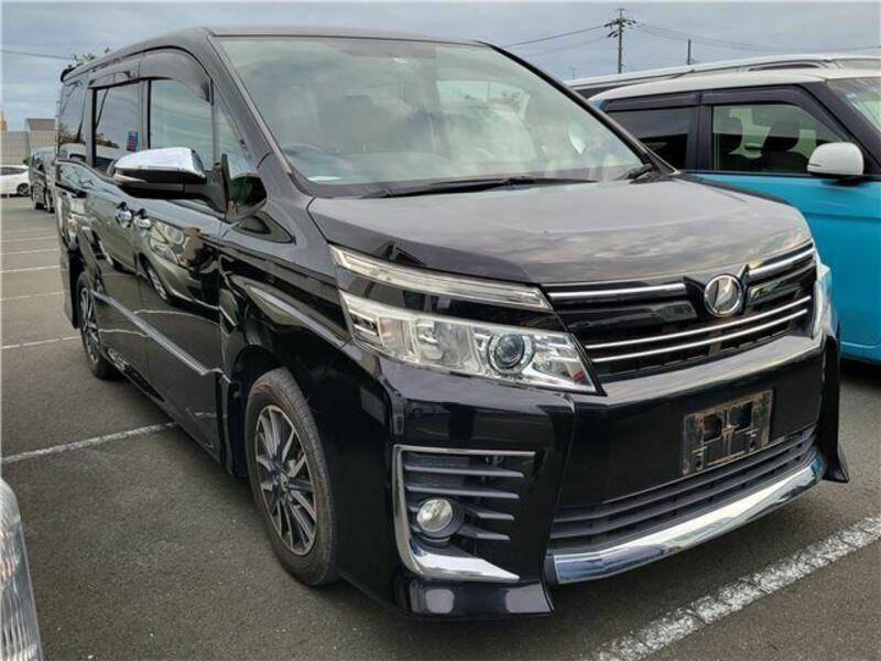 TOYOTA　VOXY