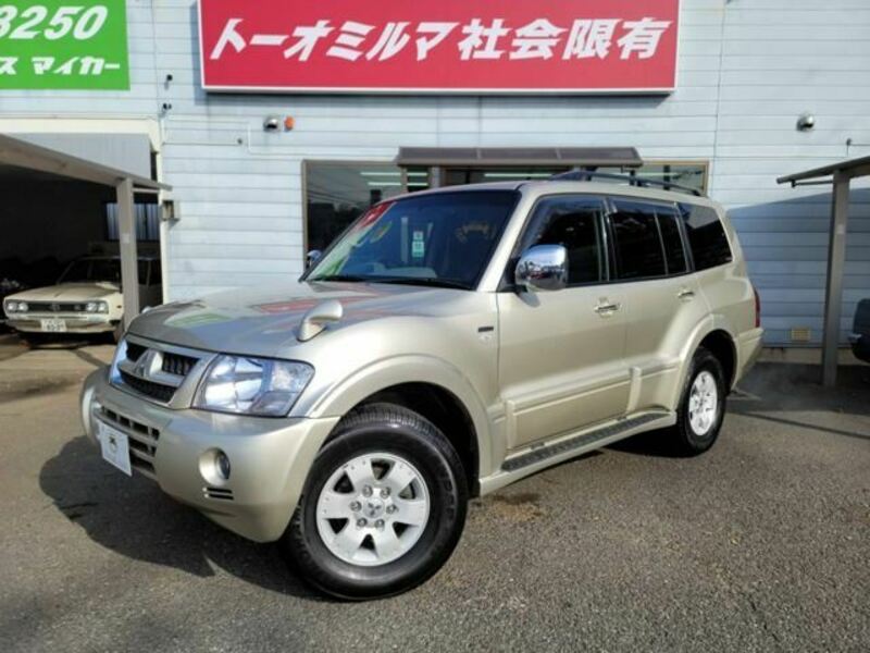 MITSUBISHI　PAJERO