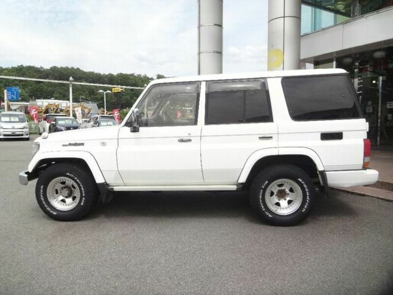 LAND CRUISER PRADO-3