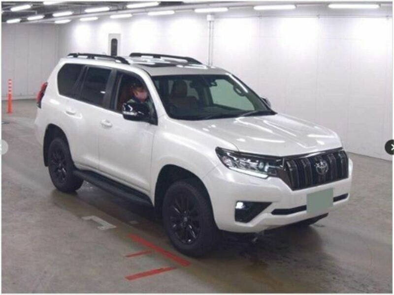 TOYOTA　LAND CRUISER PRADO