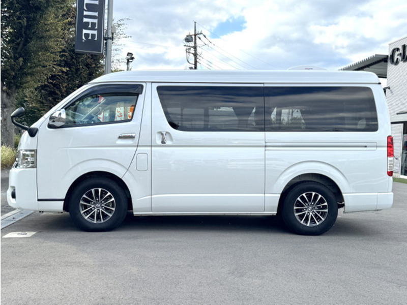 HIACE-10