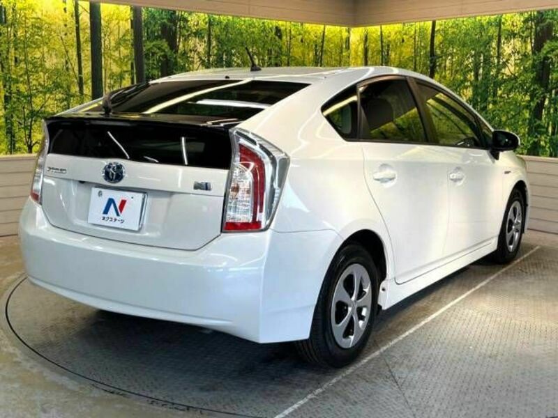 PRIUS-17