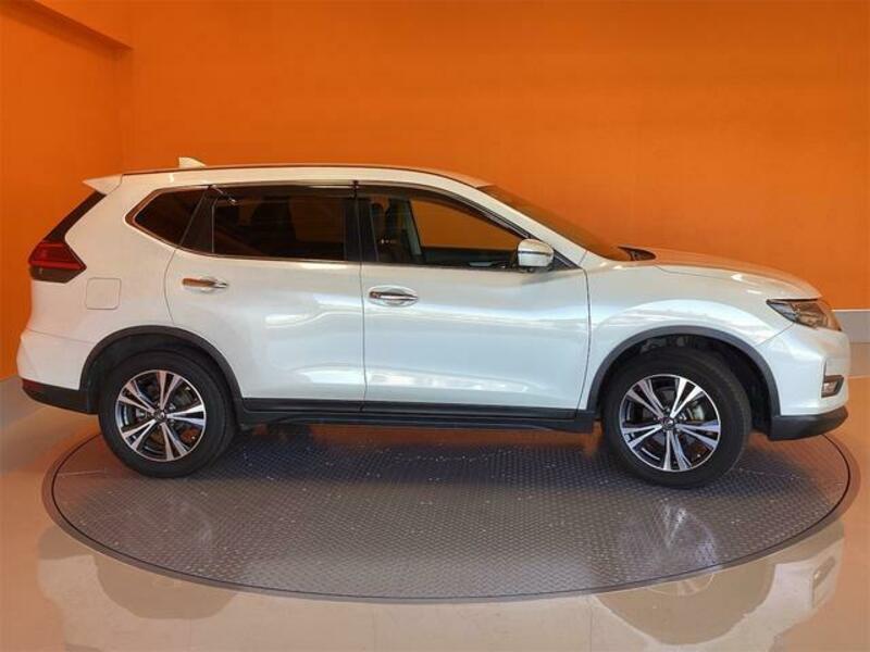 X-TRAIL-3