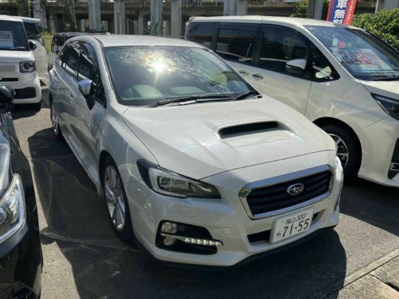 SUBARU　LEVORG