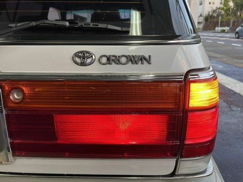 CROWN WAGON-21