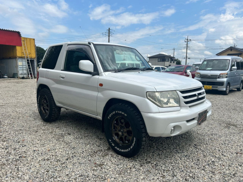 MITSUBISHI　PAJERO IO