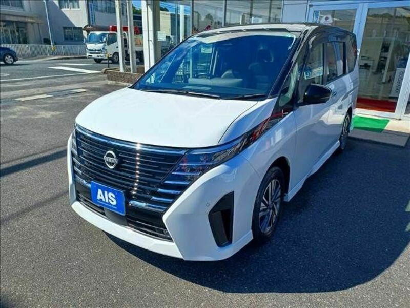 NISSAN　SERENA