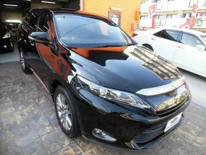 TOYOTA　HARRIER