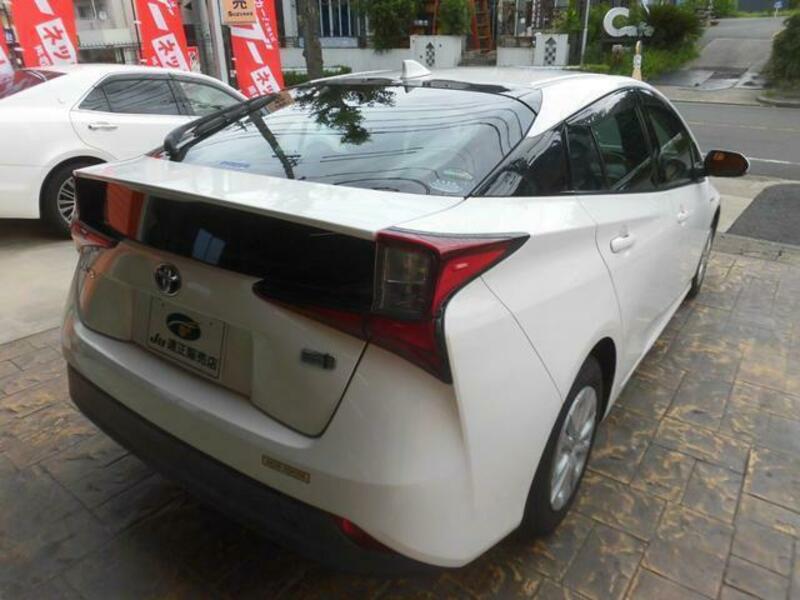 PRIUS-11