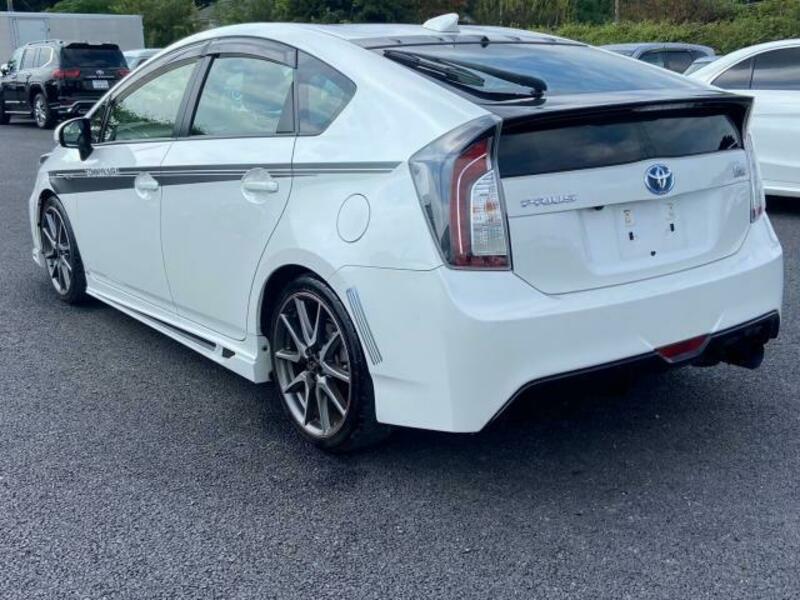 PRIUS-9