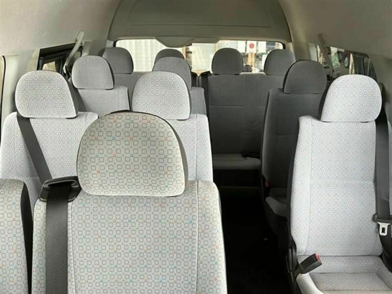 HIACE COMMUTER-15